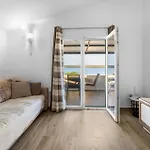 4 Bedroom Beautiful In *