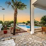 4 Bedroom Beautiful In *