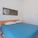 4 Bedroom Beautiful In Raslina