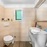 4 Bedroom Beautiful In * Raslina