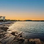 4 Bedroom Beautiful In * Raslina