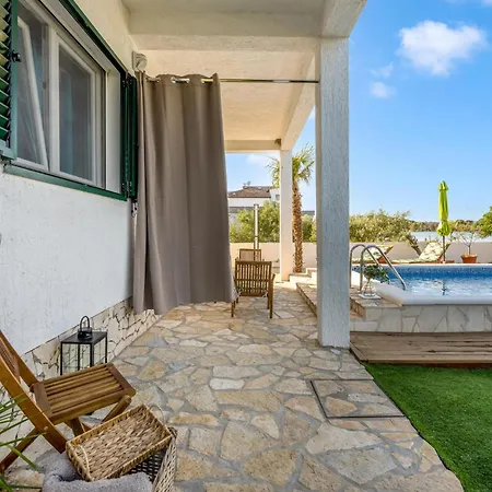 4 Bedroom Beautiful In