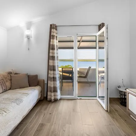 4 Bedroom Beautiful In *