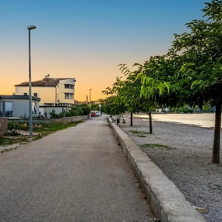 4 Bedroom Beautiful In Semesterbostad *