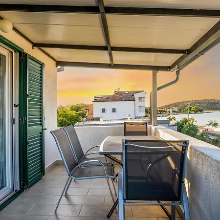 Holiday home 4 Bedroom Beautiful In *