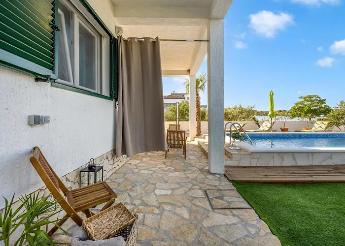 4 Bedroom Beautiful In