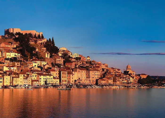 4 Bedroom Beautiful In Holiday home