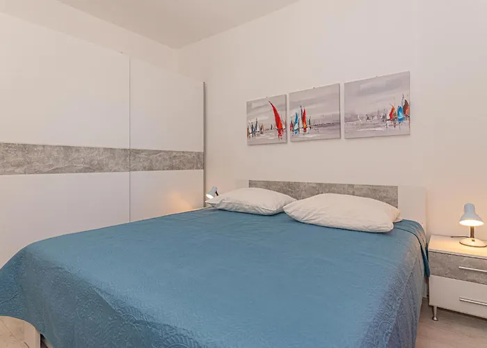 4 Bedroom Beautiful In *