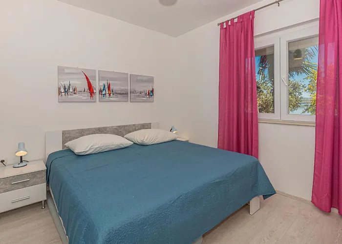 4 Bedroom Beautiful In *