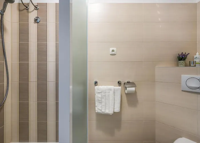 4 Bedroom Beautiful In