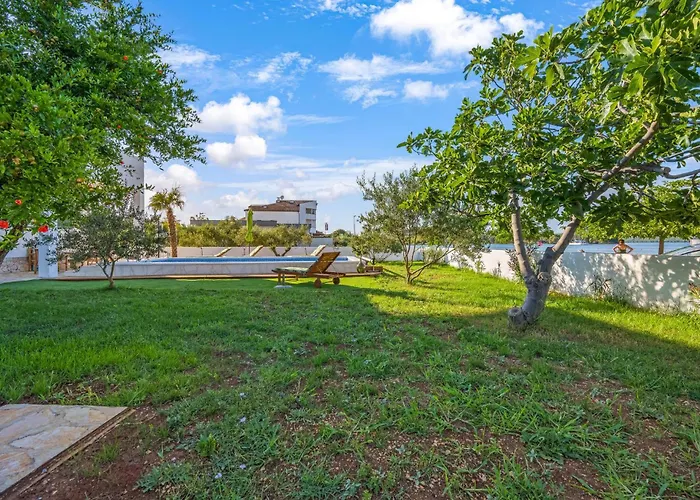 4 Bedroom Beautiful In